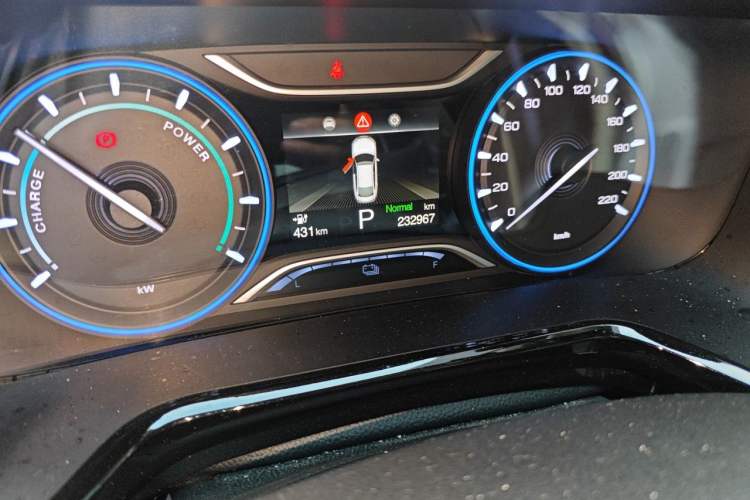Used AION S 2023 Meizu 580 Lithium Iron Phosphate Odometer Close Up
