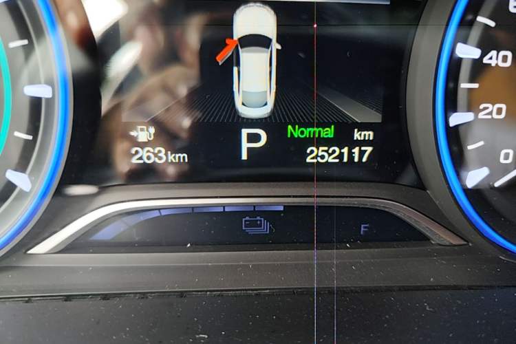 Used AION S 2023 Meizu 580 Lithium Iron Phosphate Odometer Close Up