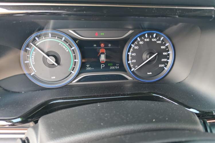 Used AION S 2023 Meizu 580 Lithium Iron Phosphate Odometer Close Up
