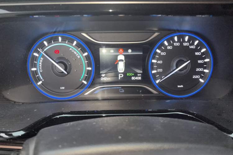 Used AION S 2023 Meizu 580 Lithium Iron Phosphate Odometer Close Up