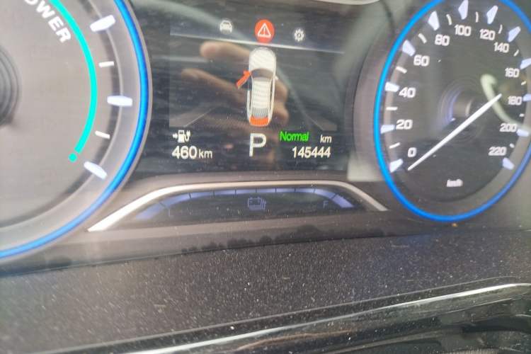 Used AION S 2023 Meizu 580 Lithium Iron Phosphate Odometer Close Up