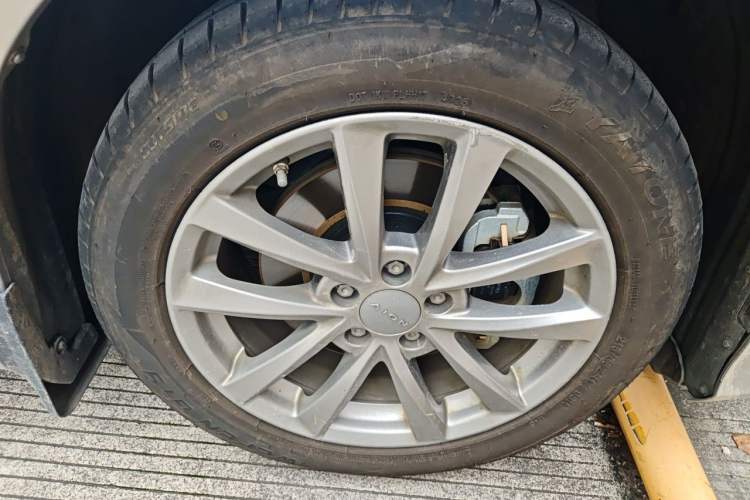 Used AION S 2023 Meizu 580 Lithium Iron Phosphate Right Front Wheel Hub