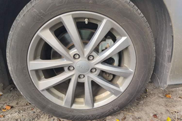 Used AION S 2023 Meizu 580 Lithium Iron Phosphate Right Front Wheel Hub