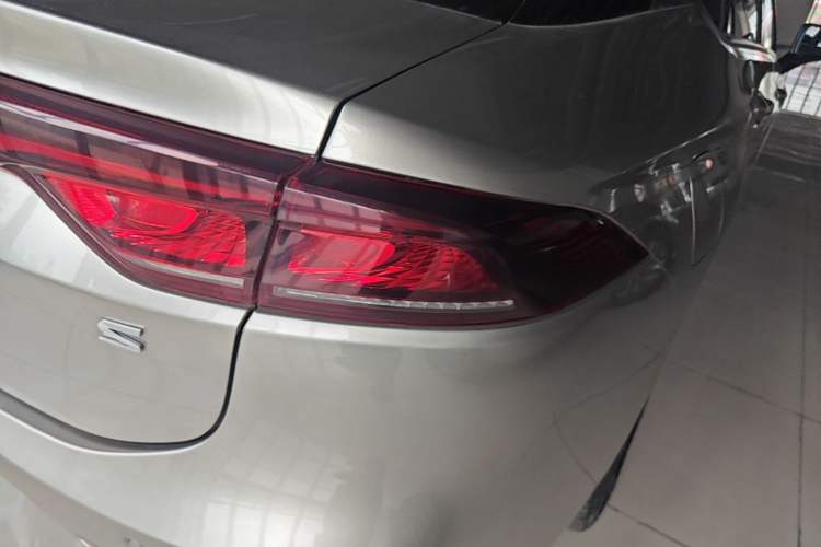 Used AION S 2023 Meizu 580 Lithium Iron Phosphate Right Rear Taillight