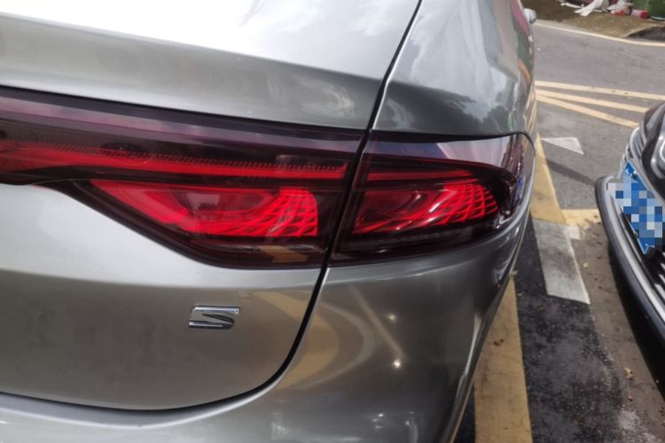 Used AION S 2023 Meizu 580 Lithium Iron Phosphate Right Rear Taillight