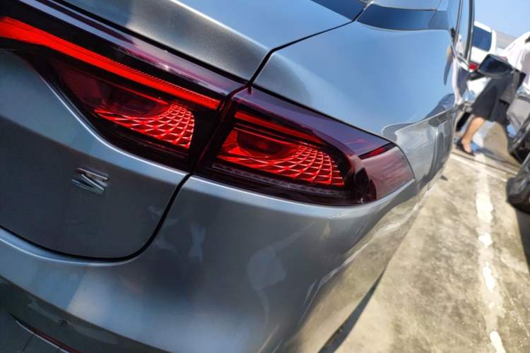 Used AION S 2023 Meizu 580 Lithium Iron Phosphate Right Rear Taillight