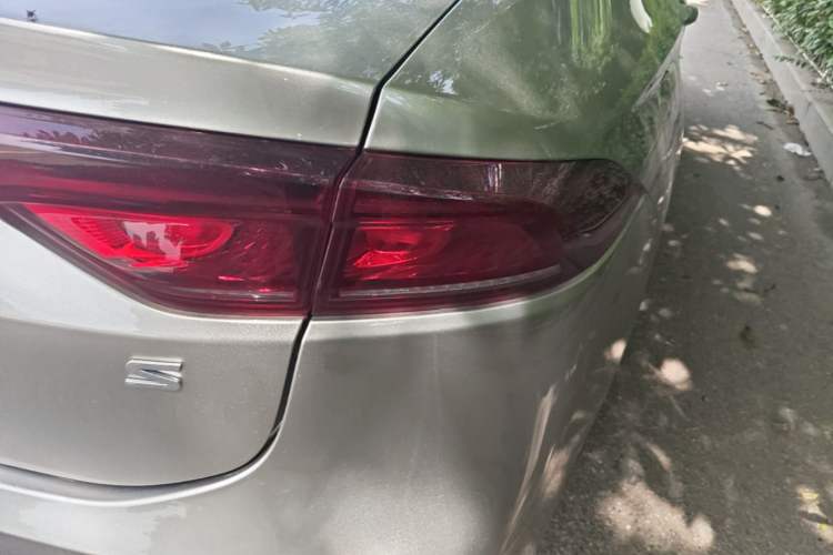 Used AION S 2023 Meizu 580 Lithium Iron Phosphate Right Rear Taillight