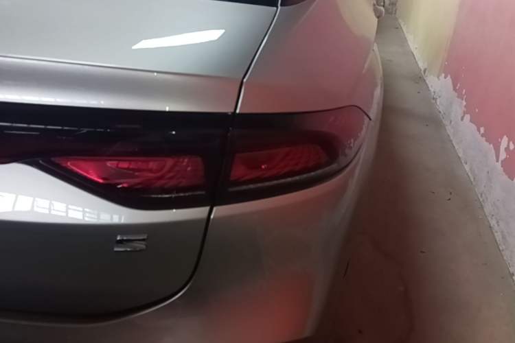 Used AION S 2023 Meizu 580 Lithium Iron Phosphate Right Rear Taillight