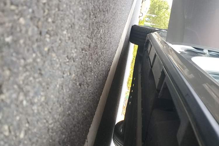 Used AION S 2023 Meizu 580 Lithium Iron Phosphate Right Side Sill