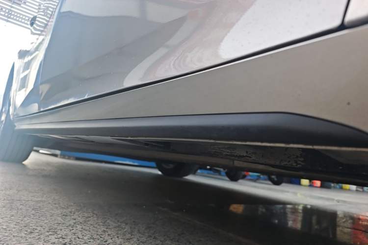 Used AION S 2023 Meizu 580 Lithium Iron Phosphate Right Side Sill