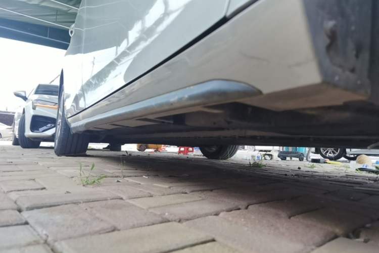 Used AION S 2023 Meizu 580 Lithium Iron Phosphate Right Side Sill