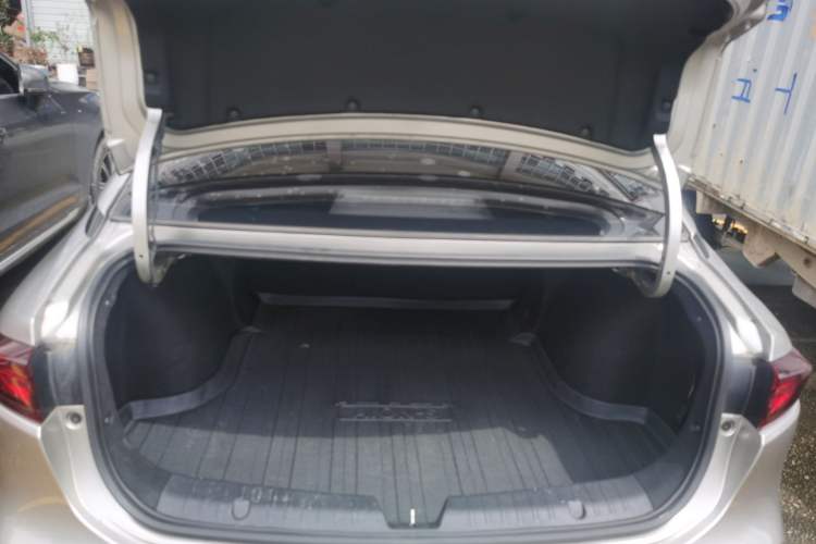 Used AION S  Trunk