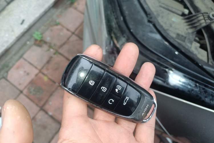 Used AION S 2023 Xuan 580 55.2 kWh Lithium Iron Phosphate Vehicle Key