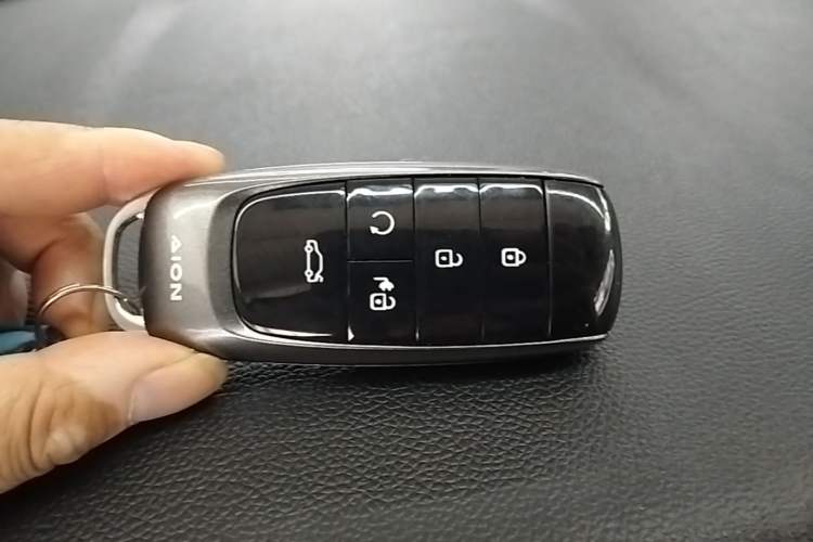 Used AION S 2023 Xuan 580 55.2 kWh Lithium Iron Phosphate Vehicle Key