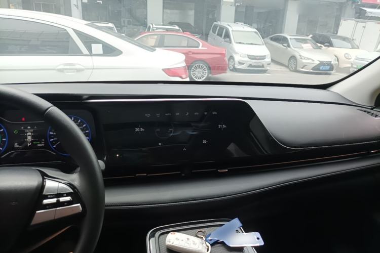 Used AION S 2023 Meizu 580 Lithium Iron Phosphate Center Console