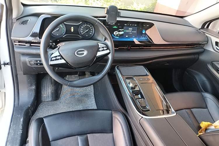 Used AION S 2023 Meizu 580 Lithium Iron Phosphate Center Console