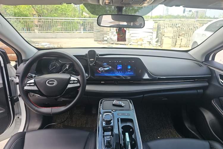Used AION S 2023 Meizu 580 Lithium Iron Phosphate Center Console