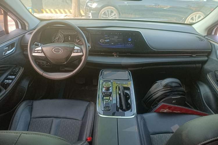 Used AION S 2023 Meizu 580 Lithium Iron Phosphate Center Console