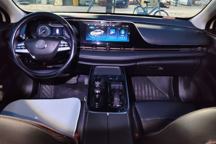 Used AION S 2023 Meizu 580 Lithium Iron Phosphate Center Console