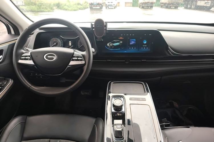 Used AION S 2023 Meizu 580 Lithium Iron Phosphate Center Console