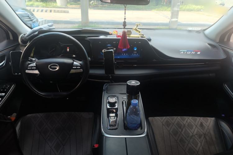 Used AION S 2023 Meizu 580 Lithium Iron Phosphate Center Console