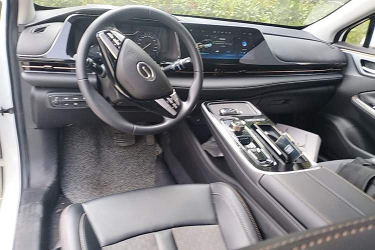 Used AION S 2023 Meizu 580 Lithium Iron Phosphate Center Console