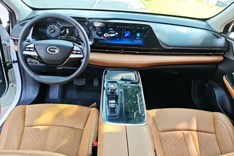 Used AION S 2023 Meizu 580 Lithium Iron Phosphate Center Console
