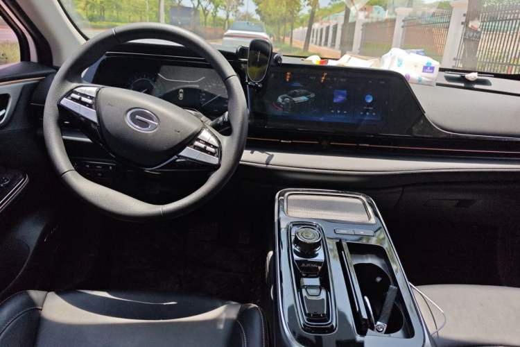 Used AION S 2023 Meizu 580 Lithium Iron Phosphate Center Console