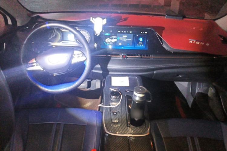 Used AION S 2023 Meizu 580 Lithium Iron Phosphate Center Console