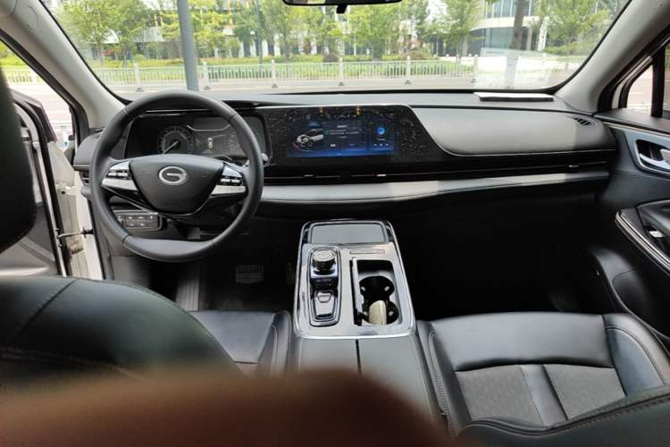 Used AION S 2023 Meizu 580 Lithium Iron Phosphate Center Console