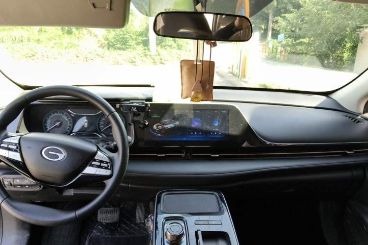 Used AION S 2023 Meizu 580 Lithium Iron Phosphate Center Console