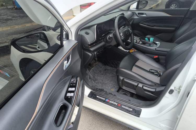 Used AION S 2023 Meizu 580 Lithium Iron Phosphate Driver Seat