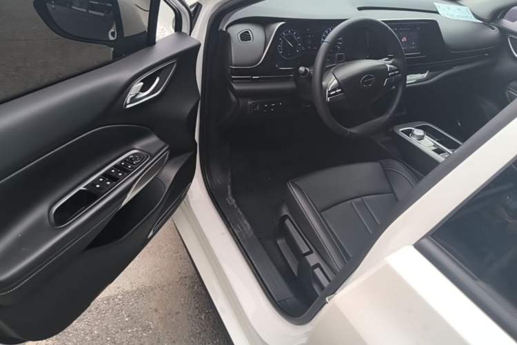 Used AION S 2023 Xuan 530 48.67 kWh Lithium Iron Phosphate Driver Seat