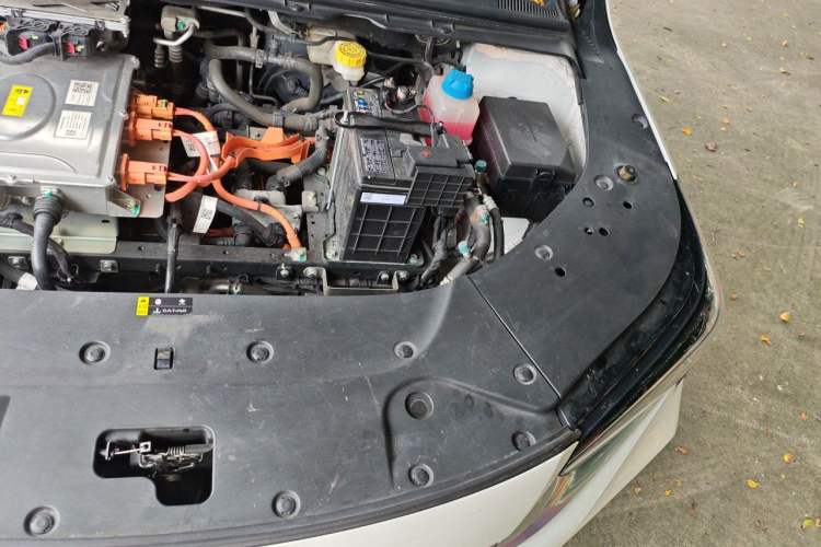 Used AION S 2023 Meizu 580 Lithium Iron Phosphate Engine Bay Left