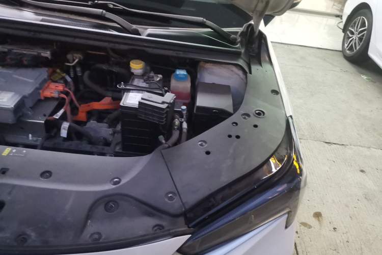 Used AION S 2023 Meizu 580 Lithium Iron Phosphate Engine Bay Left