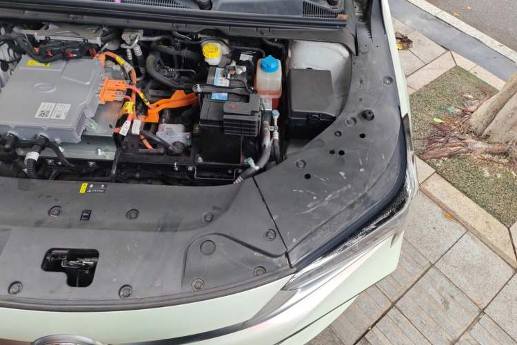Used AION S 2023 Meizu 580 Lithium Iron Phosphate Engine Bay Left