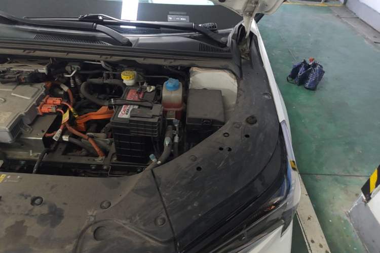 Used AION S 2023 Meizu 580 Lithium Iron Phosphate Engine Bay Left