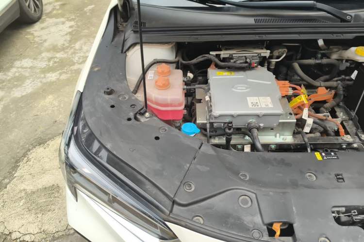 Used AION S 2023 Meizu 580 Lithium Iron Phosphate Engine Bay Right