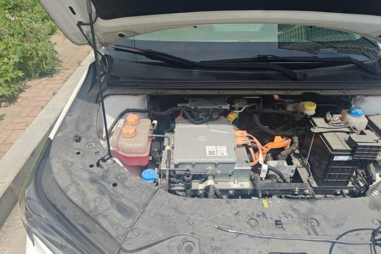 Used AION S 2023 Meizu 580 Lithium Iron Phosphate Engine Bay Right