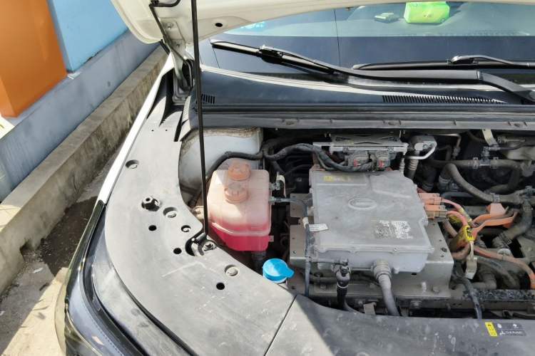 Used AION S 2023 Meizu 580 Lithium Iron Phosphate Engine Bay Right