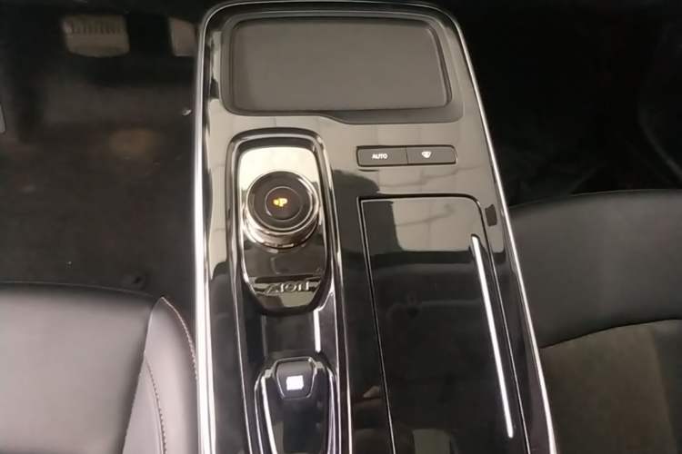 Used AION S 2023 Meizu 580 Lithium Iron Phosphate Gear Lever