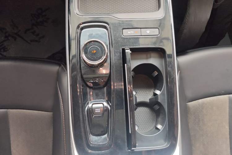 Used AION S 2023 Meizu 580 Lithium Iron Phosphate Gear Lever
