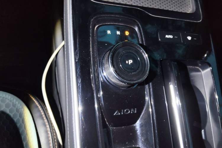 Used AION S 2023 Meizu 580 Lithium Iron Phosphate Gear Lever