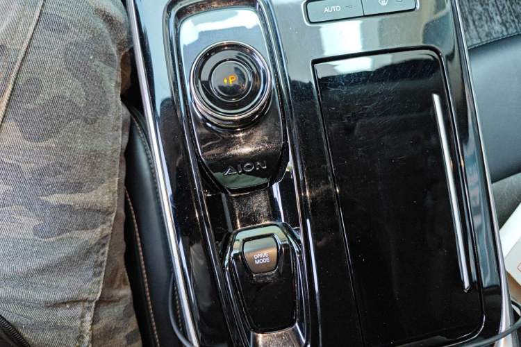 Used AION S 2023 Meizu 580 Lithium Iron Phosphate Gear Lever