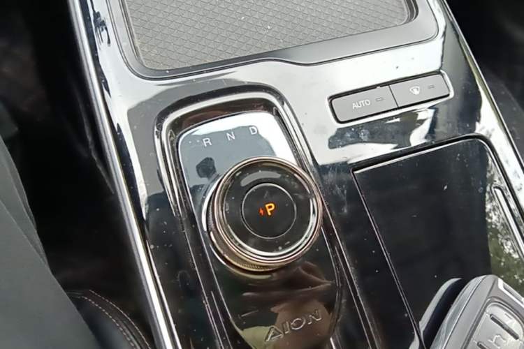 Used AION S 2023 Meizu 580 Lithium Iron Phosphate Gear Lever