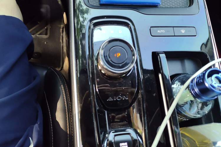 Used AION S 2023 Meizu 580 Lithium Iron Phosphate Gear Lever