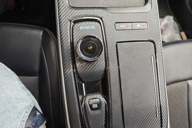 Used AION S 2023 Meizu 580 Lithium Iron Phosphate Gear Lever