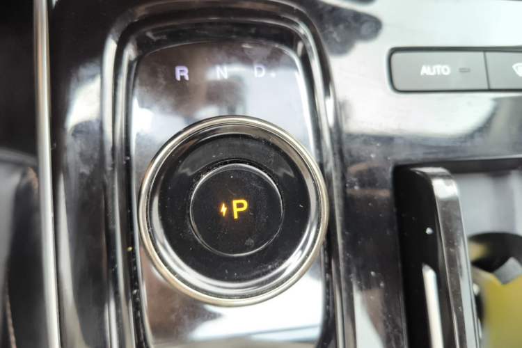 Used AION S 2023 Meizu 580 Lithium Iron Phosphate Gear Lever