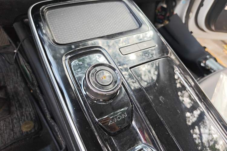 Used AION S 2023 Meizu 580 Lithium Iron Phosphate Gear Lever