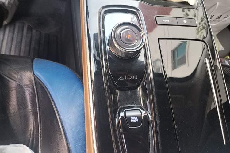 Used AION S 2023 Meizu 580 Lithium Iron Phosphate Gear Lever